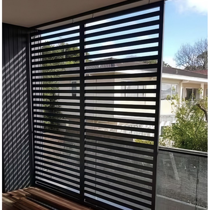Persienne d’extérieur avec lames motorisées en aluminium Pauline - sur mesure  390EU/M2