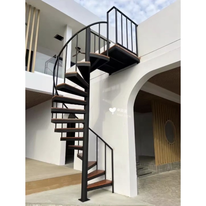 Escaliers extérieur Noah, escalier en colimaçon - Hauteur à franchir 3m, sur mesure