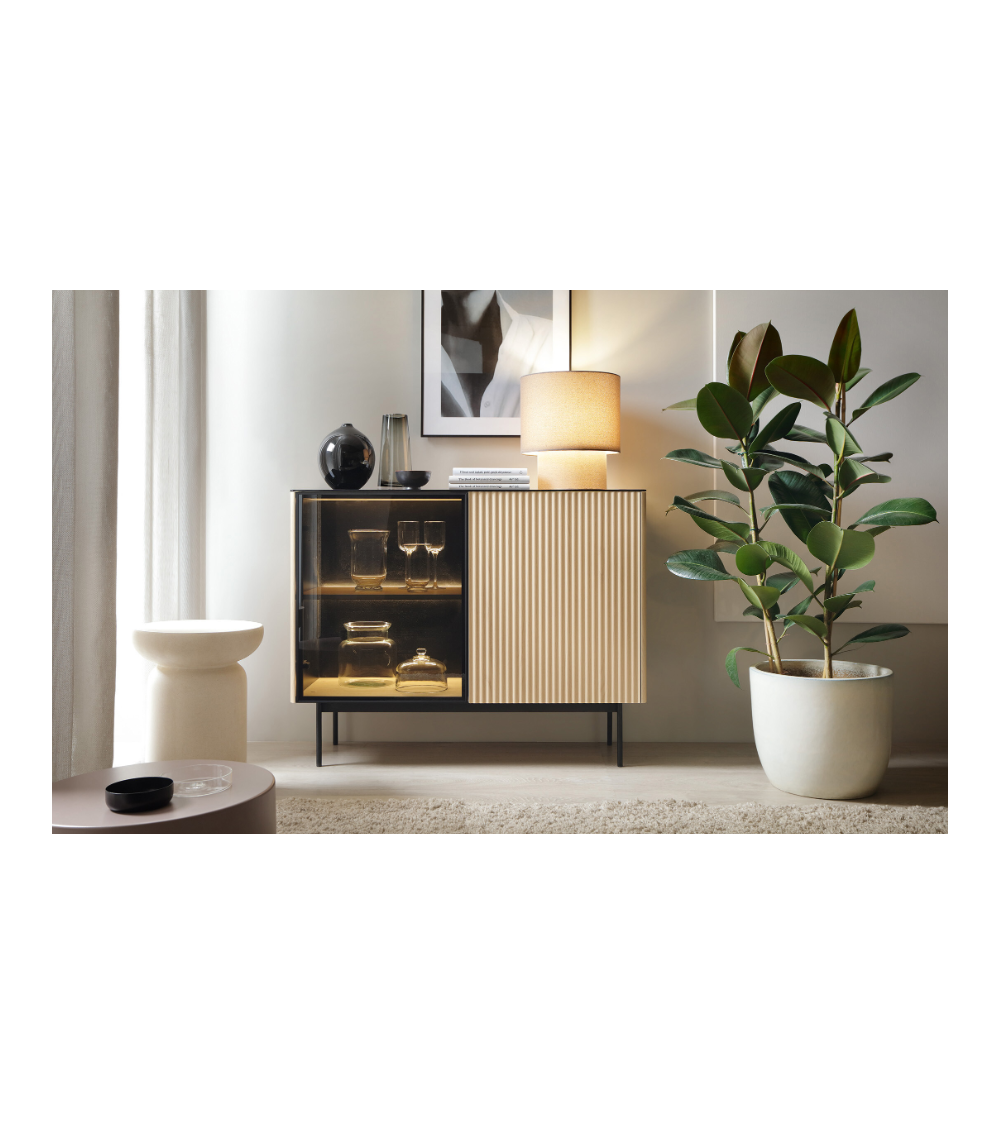 Aparador ORTA K107 – Cashmere ou Carvalho Vicenza com iluminação LED