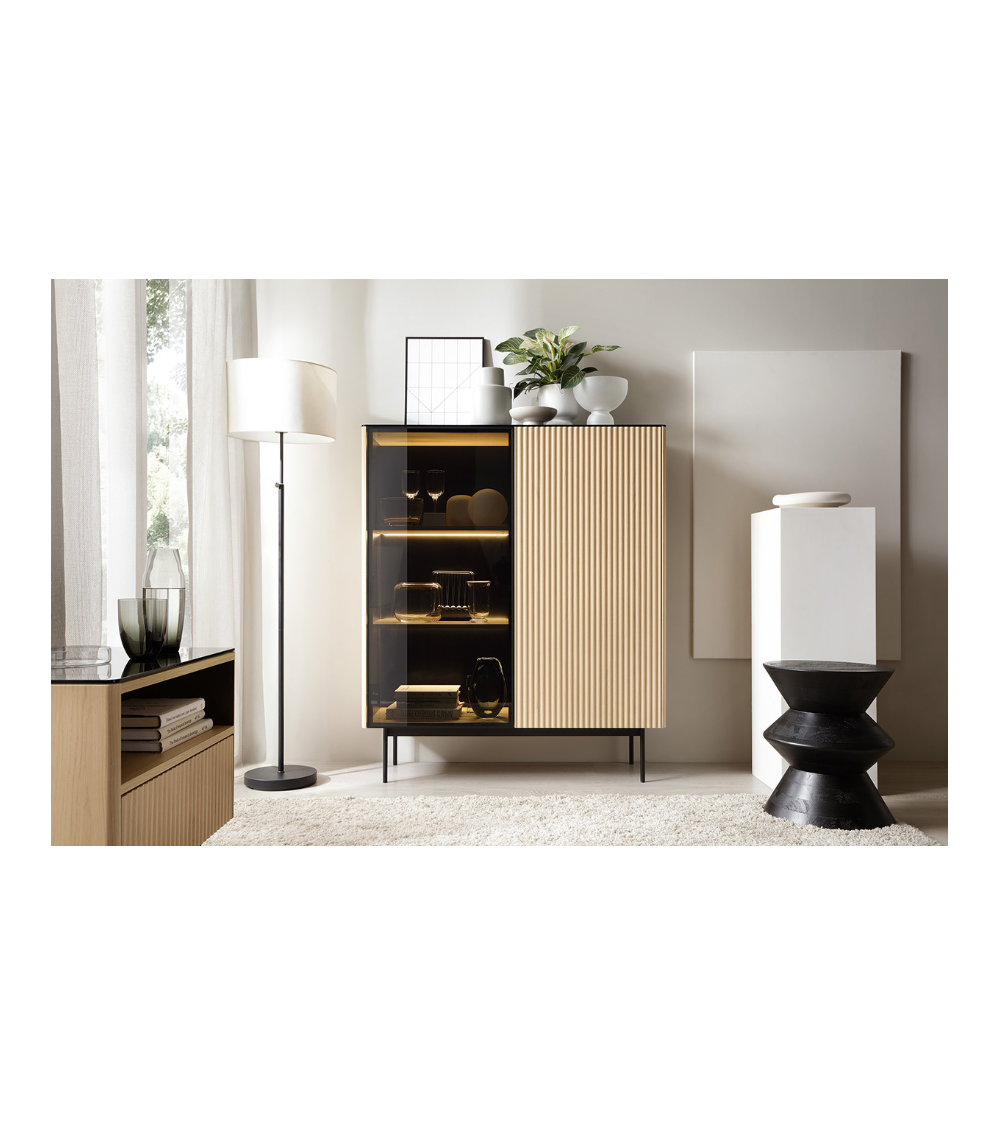 Vitrina ORTA WT107 – Diseño contemporáneo con iluminación LED
