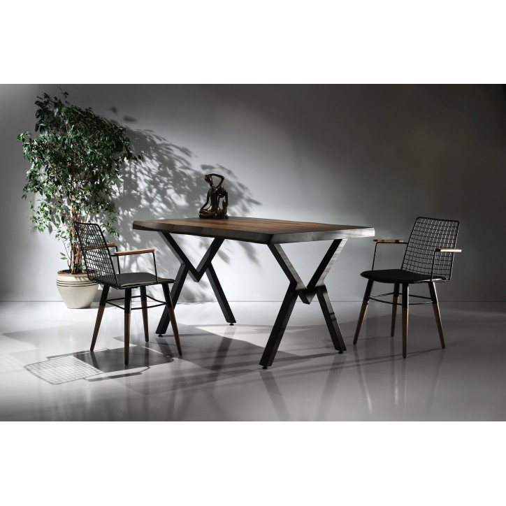 Ensemble table 160 cm bois et métal et 4 chaises noires Tania