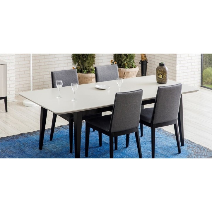 Salle à manger MARE noir et crème Salle à manger MARE noir et crème