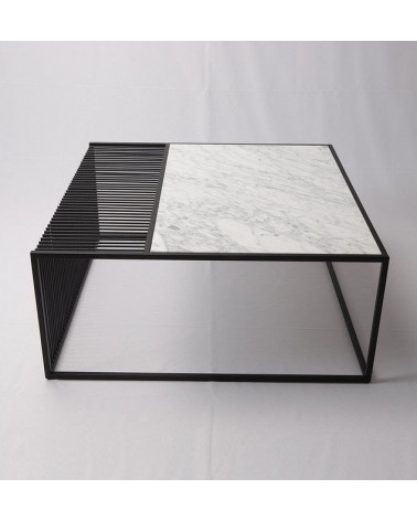 Tavolino in marmo bianco e metallo 100 x 100 x 40 cm