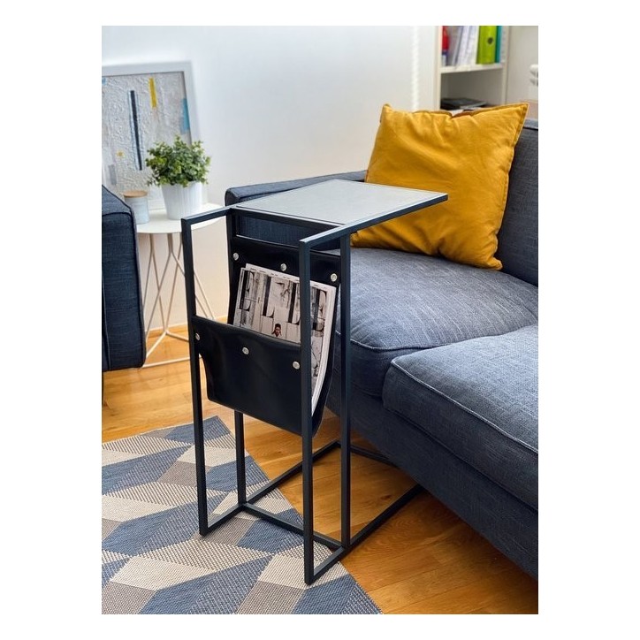 Table d'appoint en marbre noir et cuir