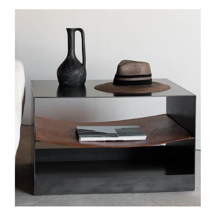 Table d'appoint en métal noir et cuir