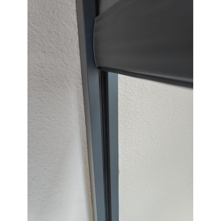 Pergola Angie motorisée bioclimatique 3x4 m - 2 stores et éclairage LED Pergola Angie motorisée bioclimatique 3x4 m - 2 stores et éclairage LED